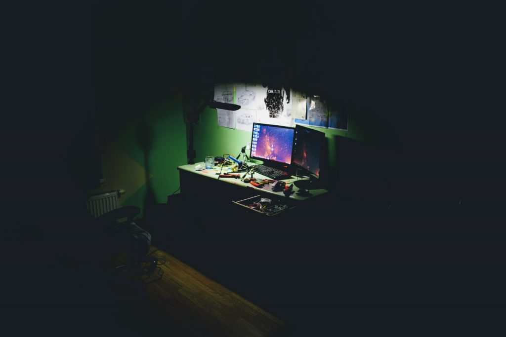 ambient light around computer screen